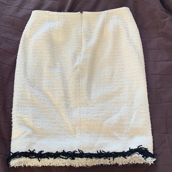 Vintage Chanel Tweed Skirt - Picture 4 of 12